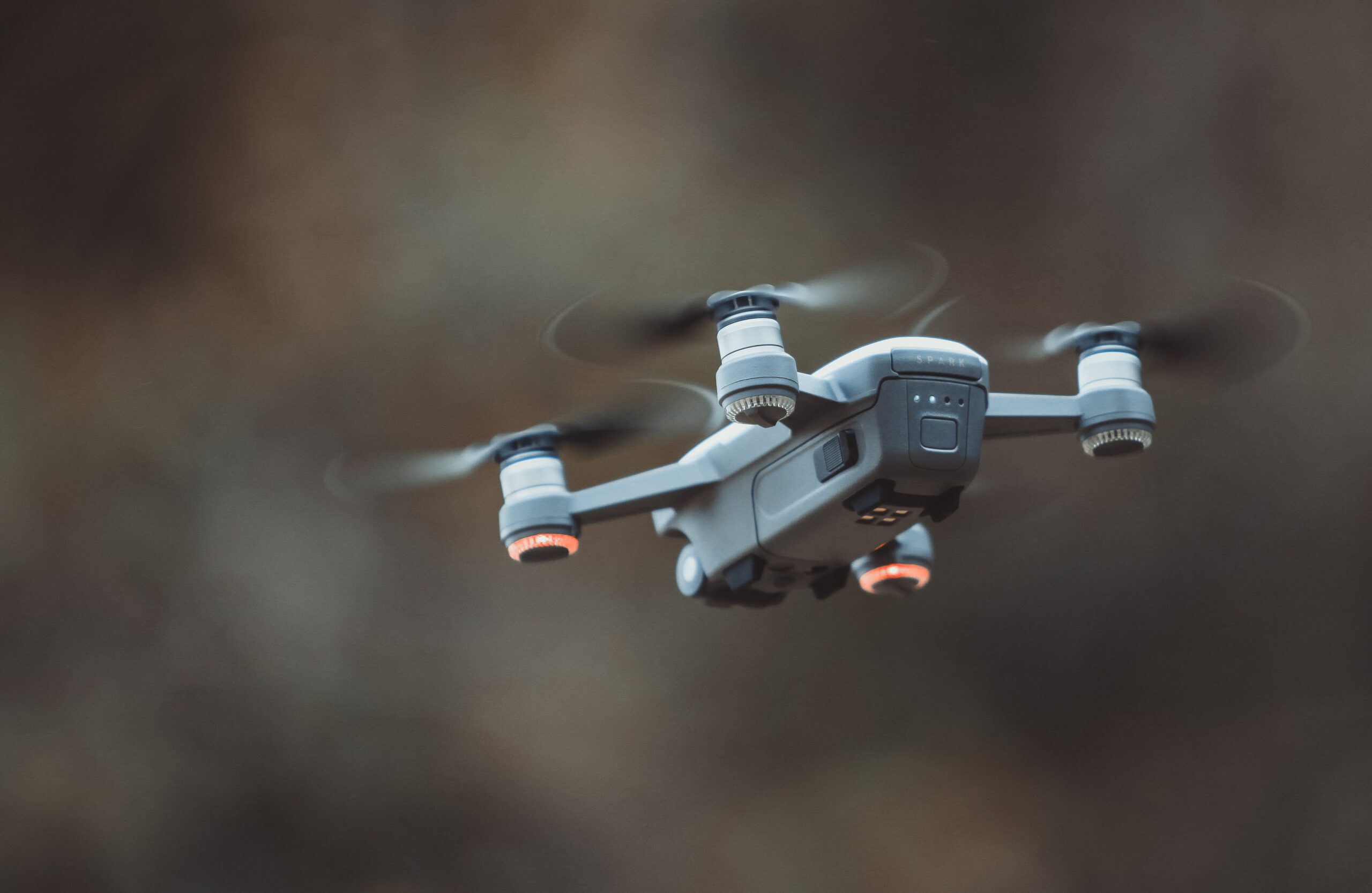 Metody zgłaszania lotów dronem